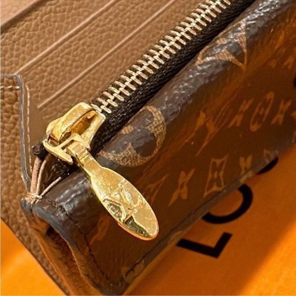 Authentic Louis Vuitton Double V Wallet - Picture 9 of 13